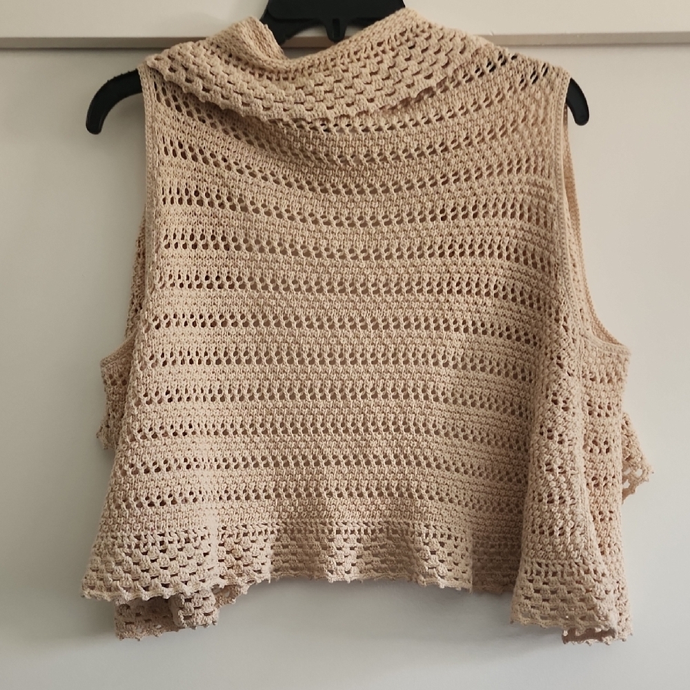 BCBGMaxAzria Beige Crochet Open-Front Vest - Picture 4 of 9